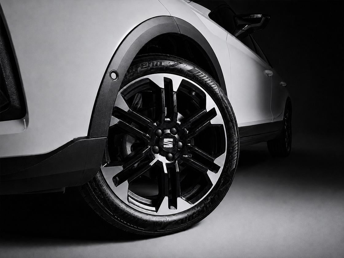 SEAT Arona 25 Aniversario con Rin de 18" en acabado negro
