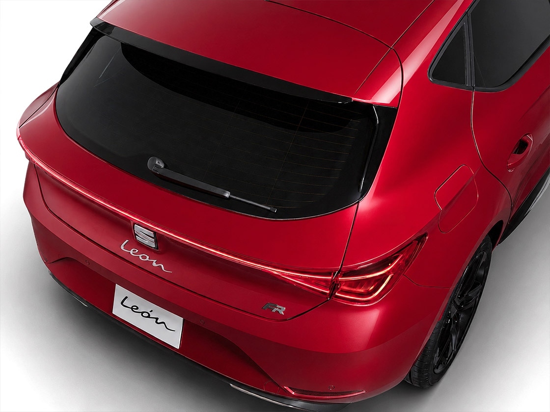 SEAT León 25 Aniversario con Spoiler trasero en acabado negro