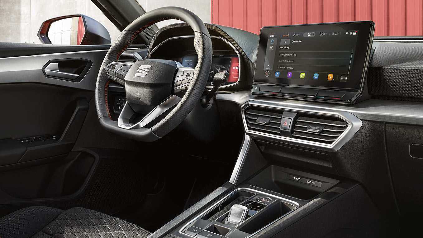 SEAT León con Full Link Wired & Wireless