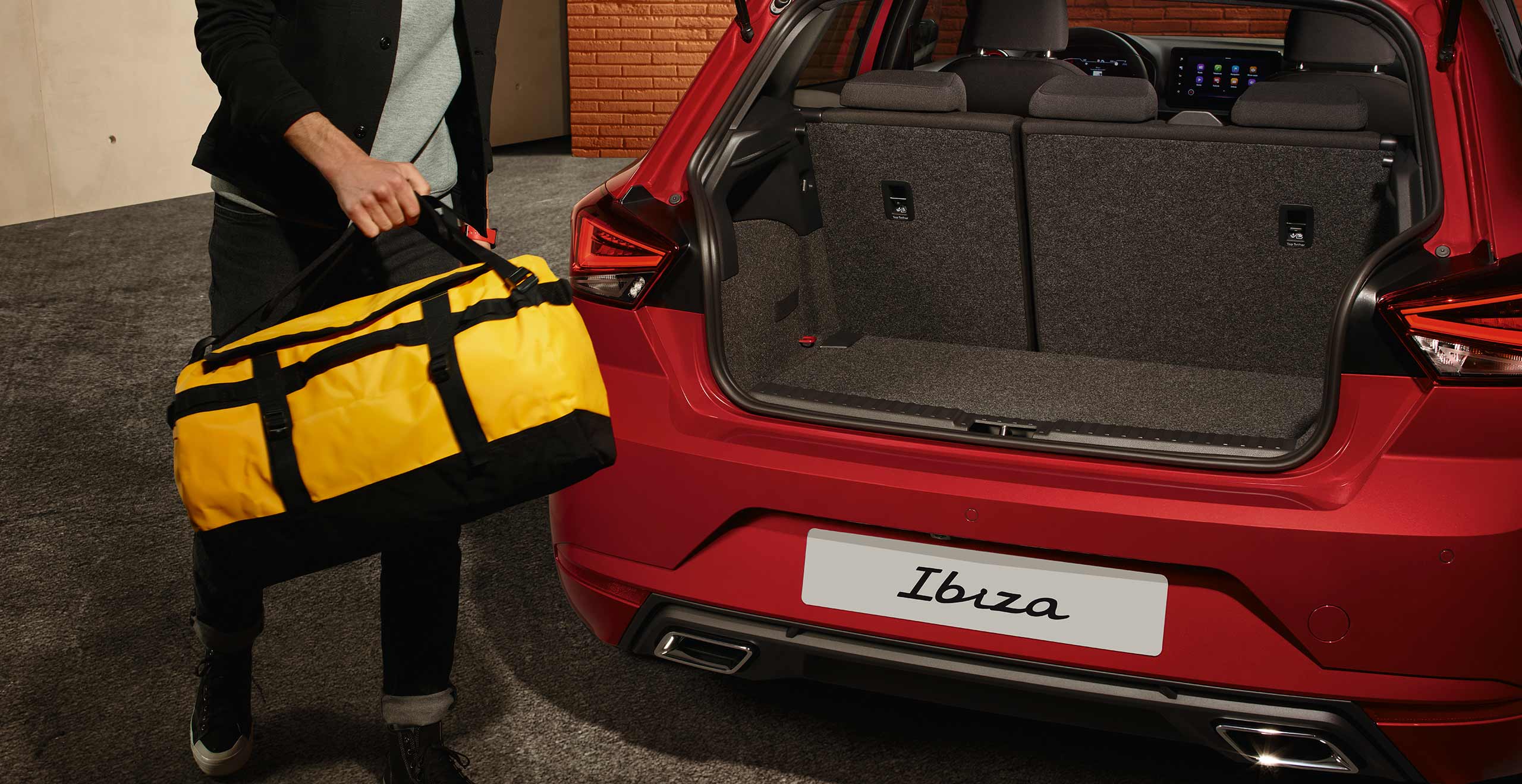 SEAT Ibiza color rojo desire, expresa tu estilo.