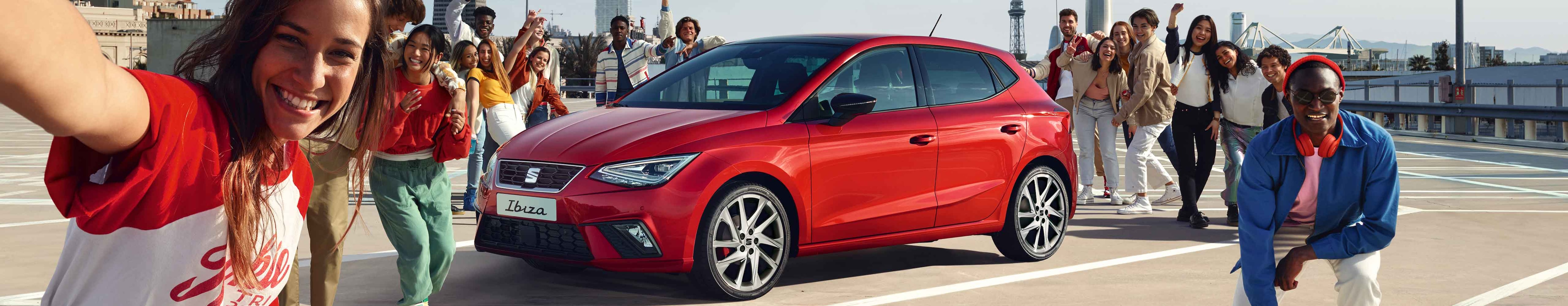SEAT Ibiza 2023 - amigos celebrando