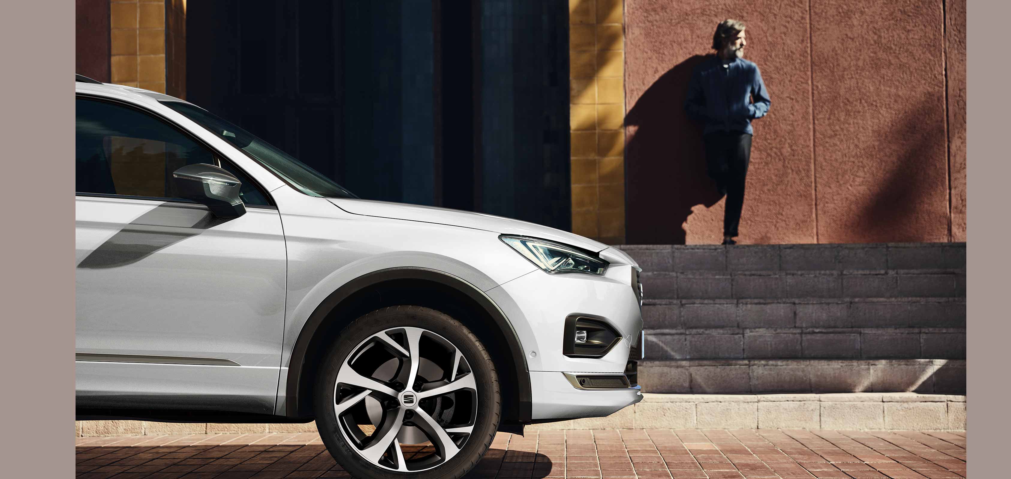 SEAT Tarraco SUV hasta 7 plazas vista lateral al aire libre