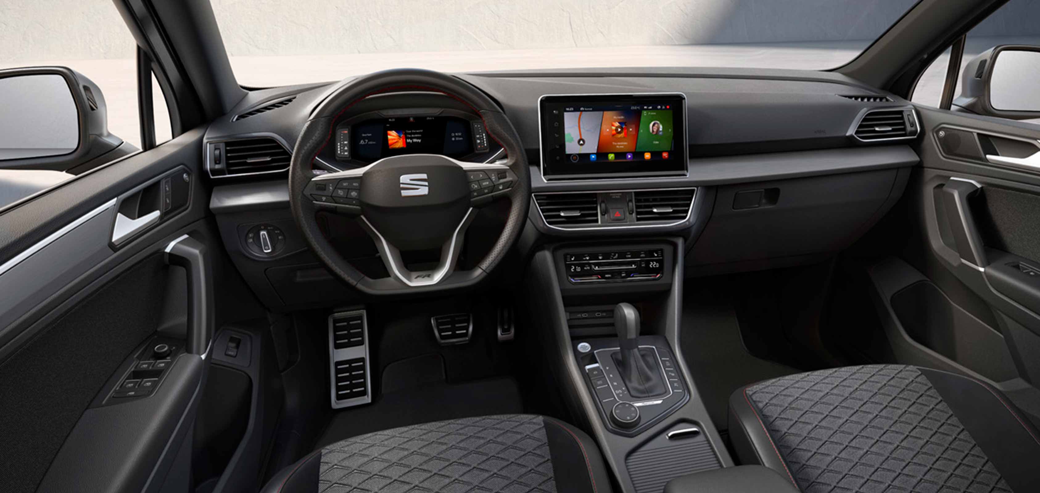 Nuevo SEAT Tarraco con cargador de teléfono inalámbrico 