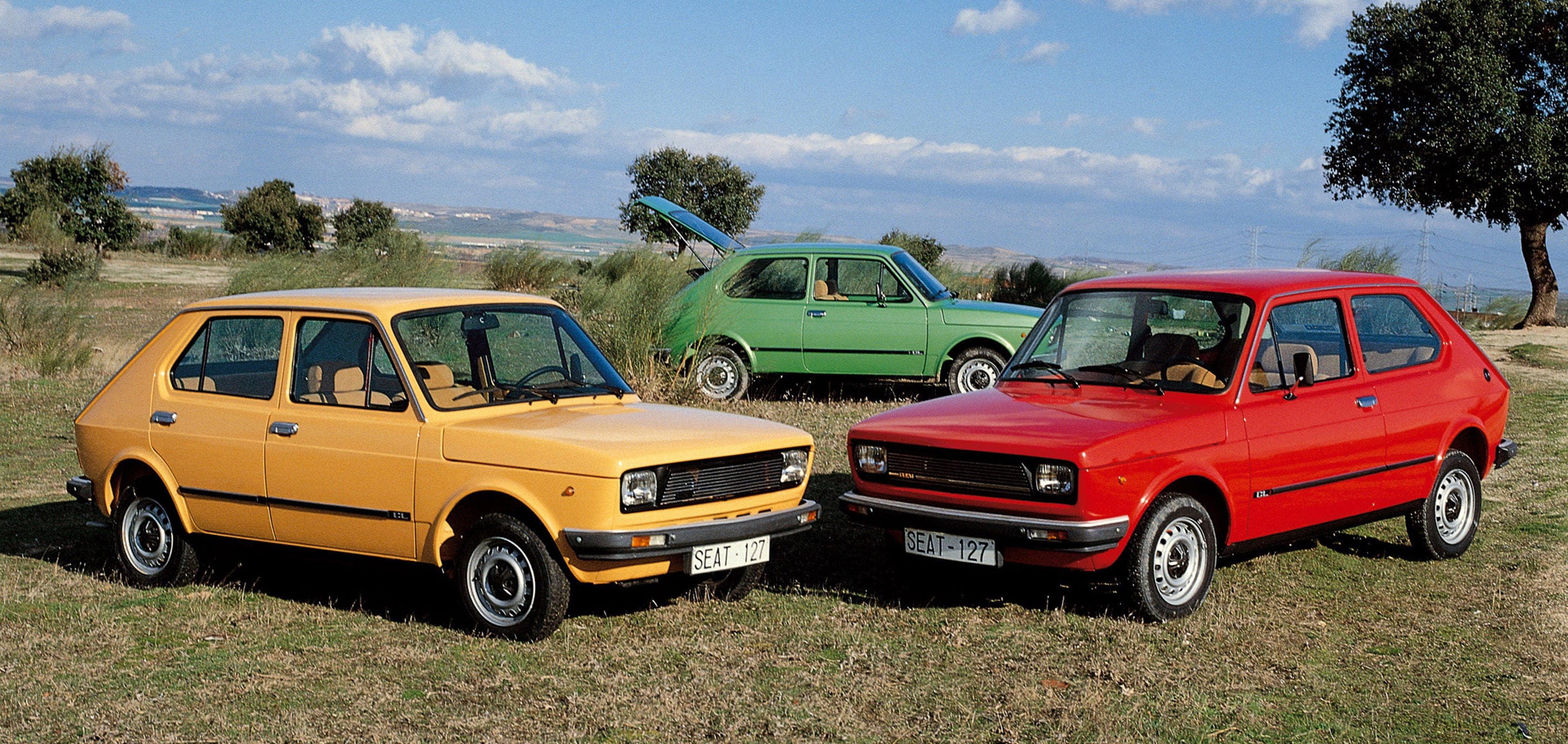 SEAT brand history 1970s - Martorell Technical Centre SEAT 127 cars in a field