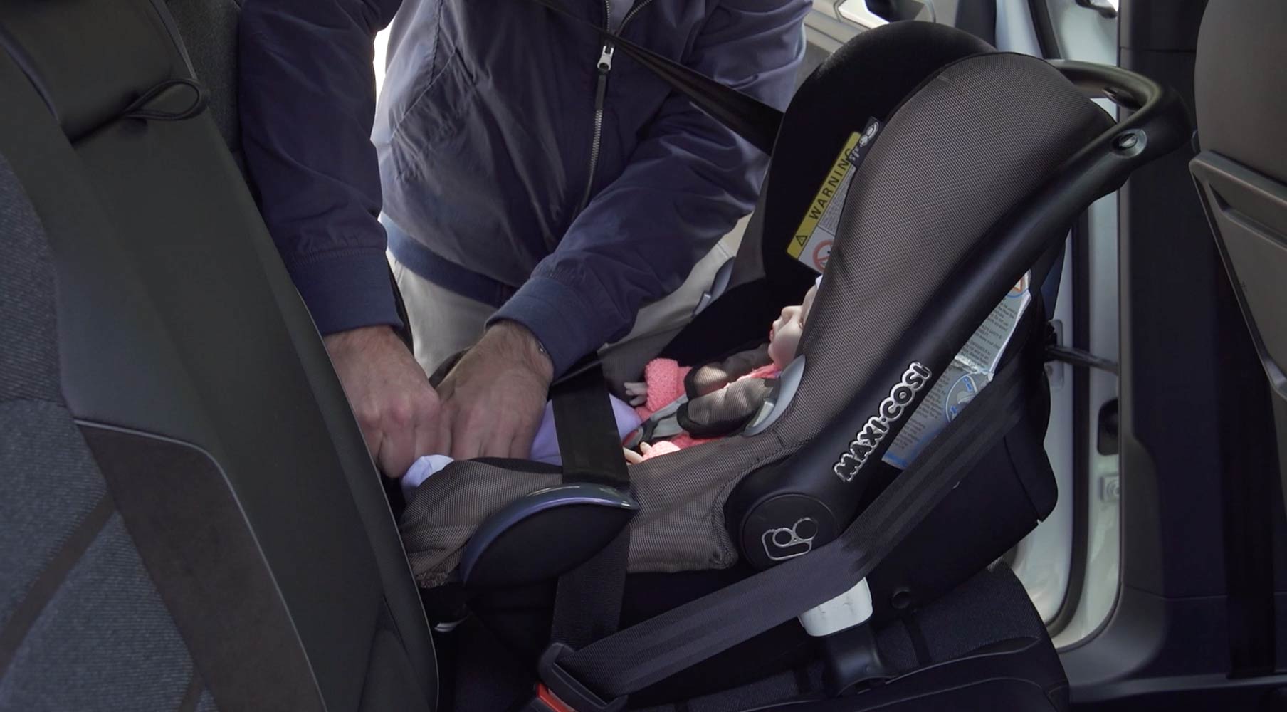 El uso correcto del sistema Isofix (Sistema de anclaje de asientos para niños)  reduce 75% de accidentes graves y 90% de lesiones.