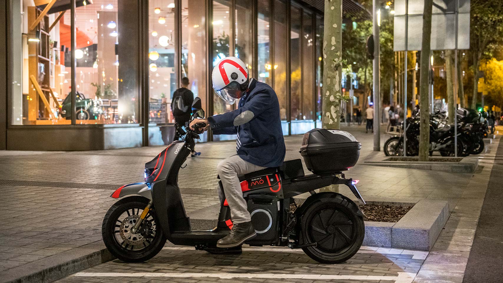 Las motos se reservan mediante la app SEAT MÓ desde el smartphone y están higienizadas contra el COVID-19.