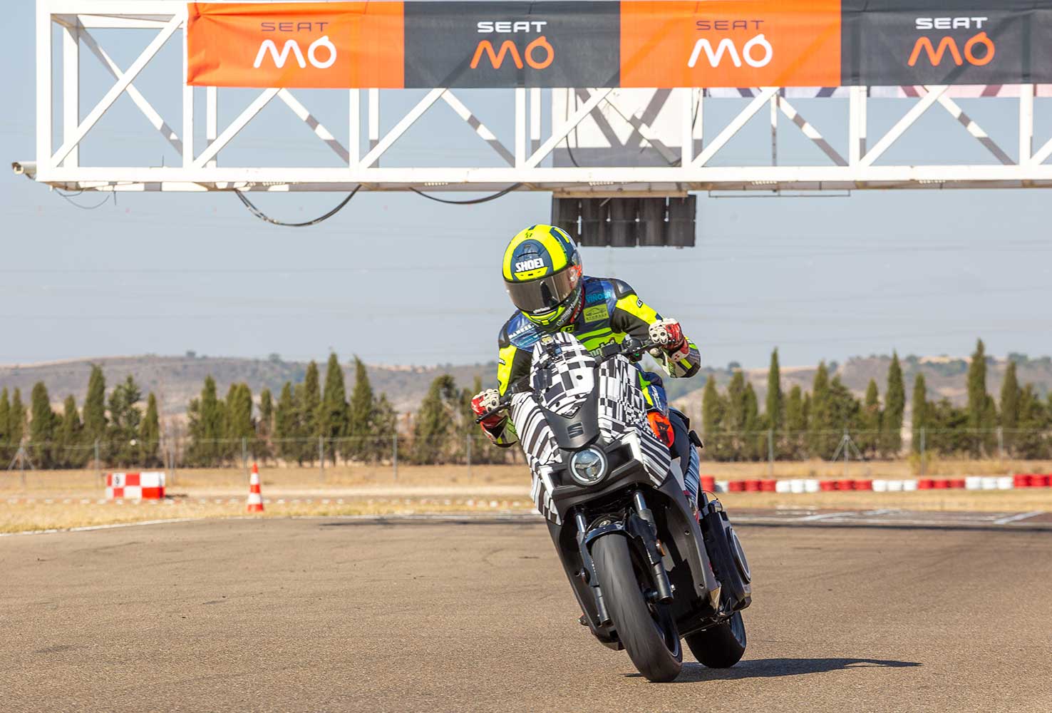 Éxito en el mayor reto de SEAT MÓ 125 Performance:  la moto eléctrica urbana logra dos títulos Guinness World Records™ en 48 horas