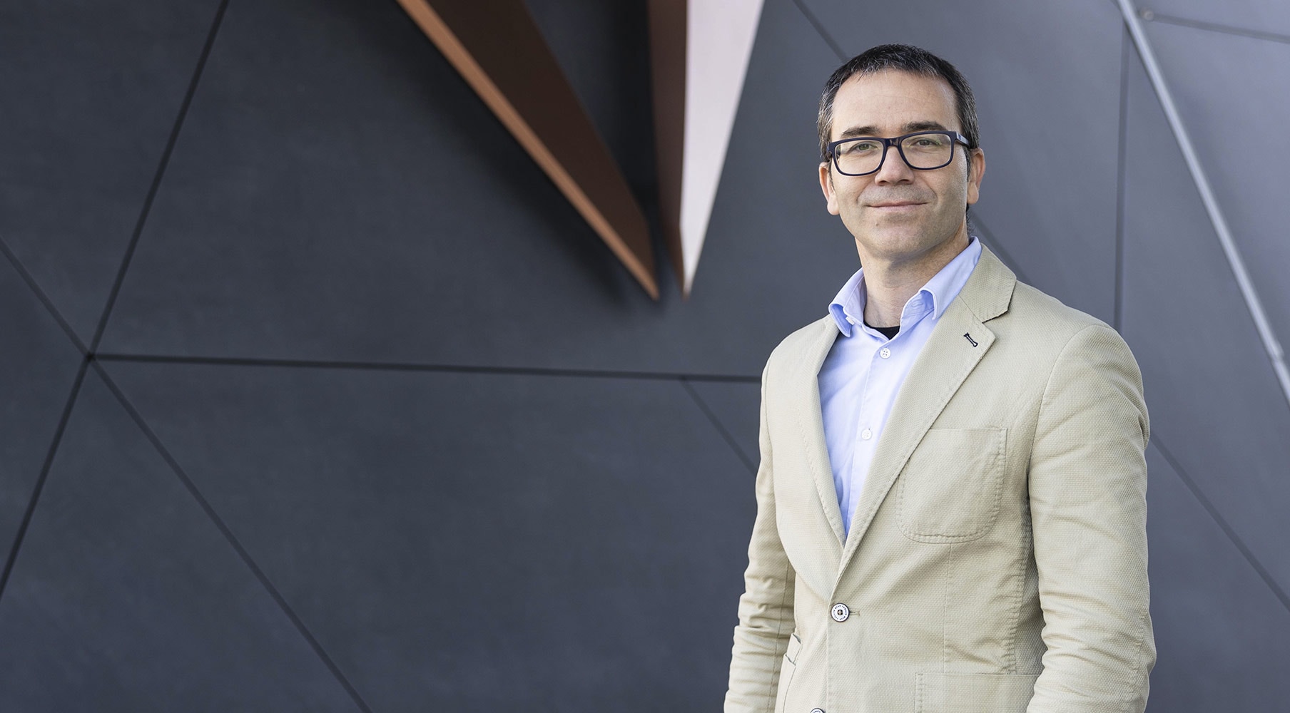 El acto contó con la presencia de Salvador Illa, presidente de la Generalitat de Catalunya; Jordi Hereu, ministro de Industria y Turismo; Carlos Mazón, president de la Generalitat Valenciana; y María Chivite, presidenta de la Comunidad Foral de Navarra