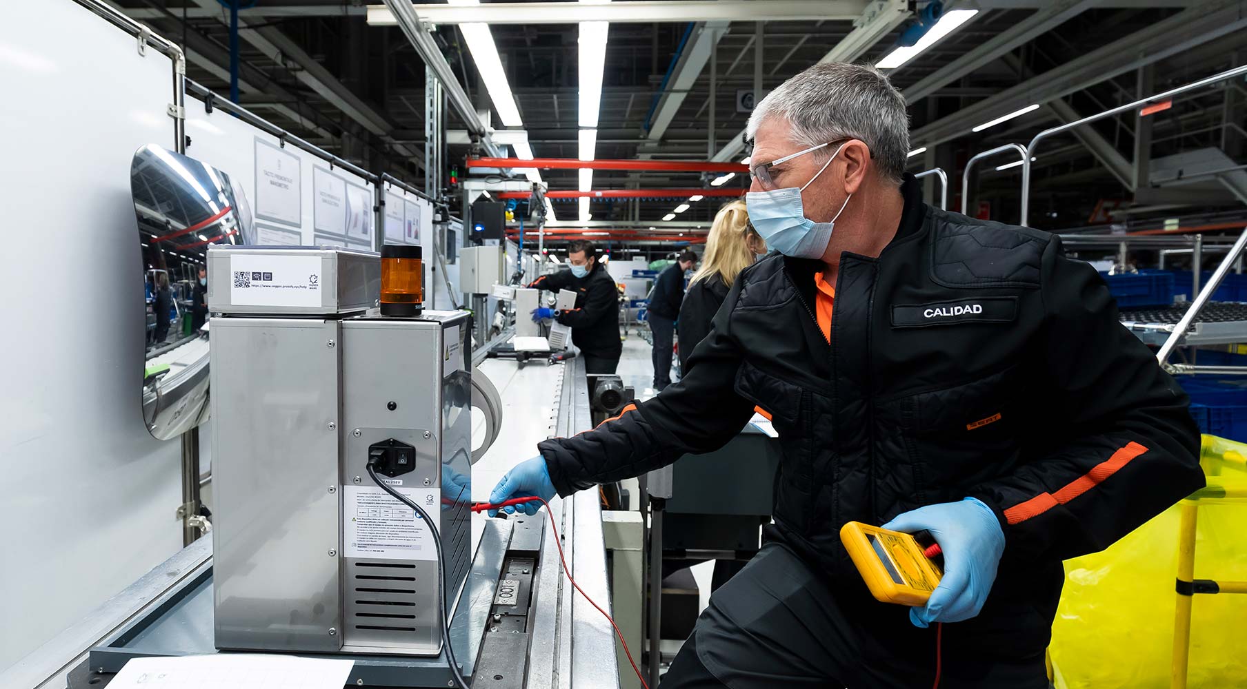 15 ingenieros se encargaron de hacer realidad el prototipo de respirador de Protofy.XYZ usando materiales de los automóviles.