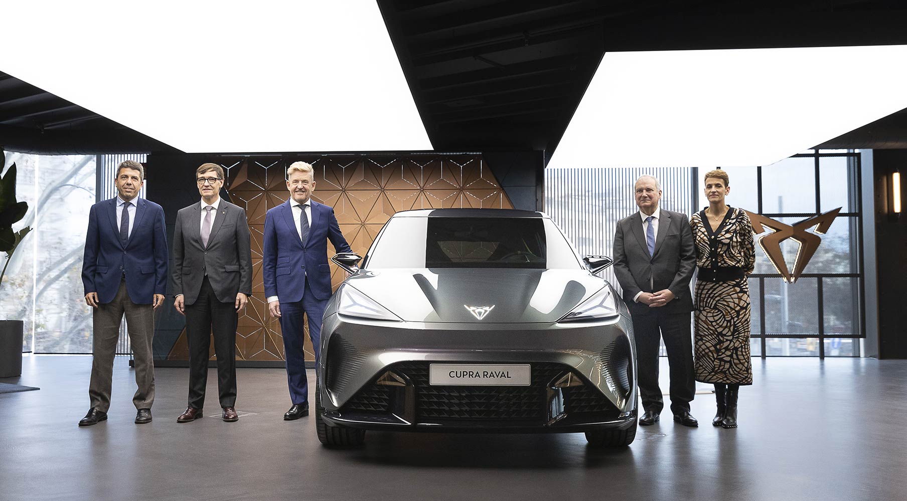 SEAT S.A., el Gobierno de España, a través del Ministerio de Industria y Turismo, y las Comunidades Autónomas de Catalunya, Comunitat Valenciana y Navarra se unen para impulsar la movilidad eléctrica